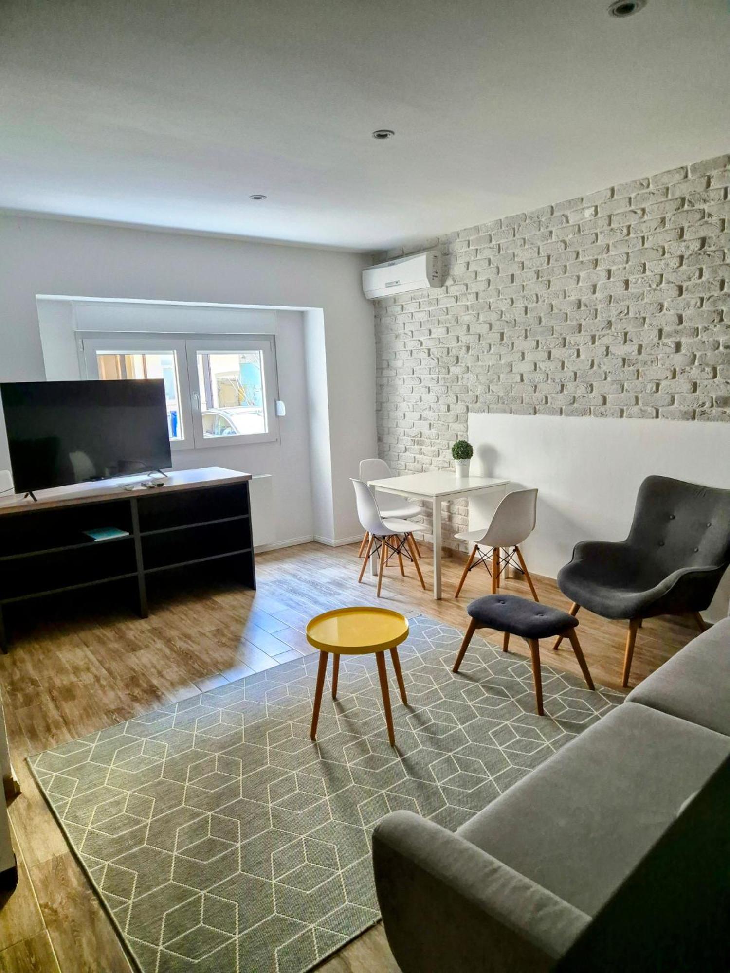 Home Apartmani I Sobe Osijek Exterior foto