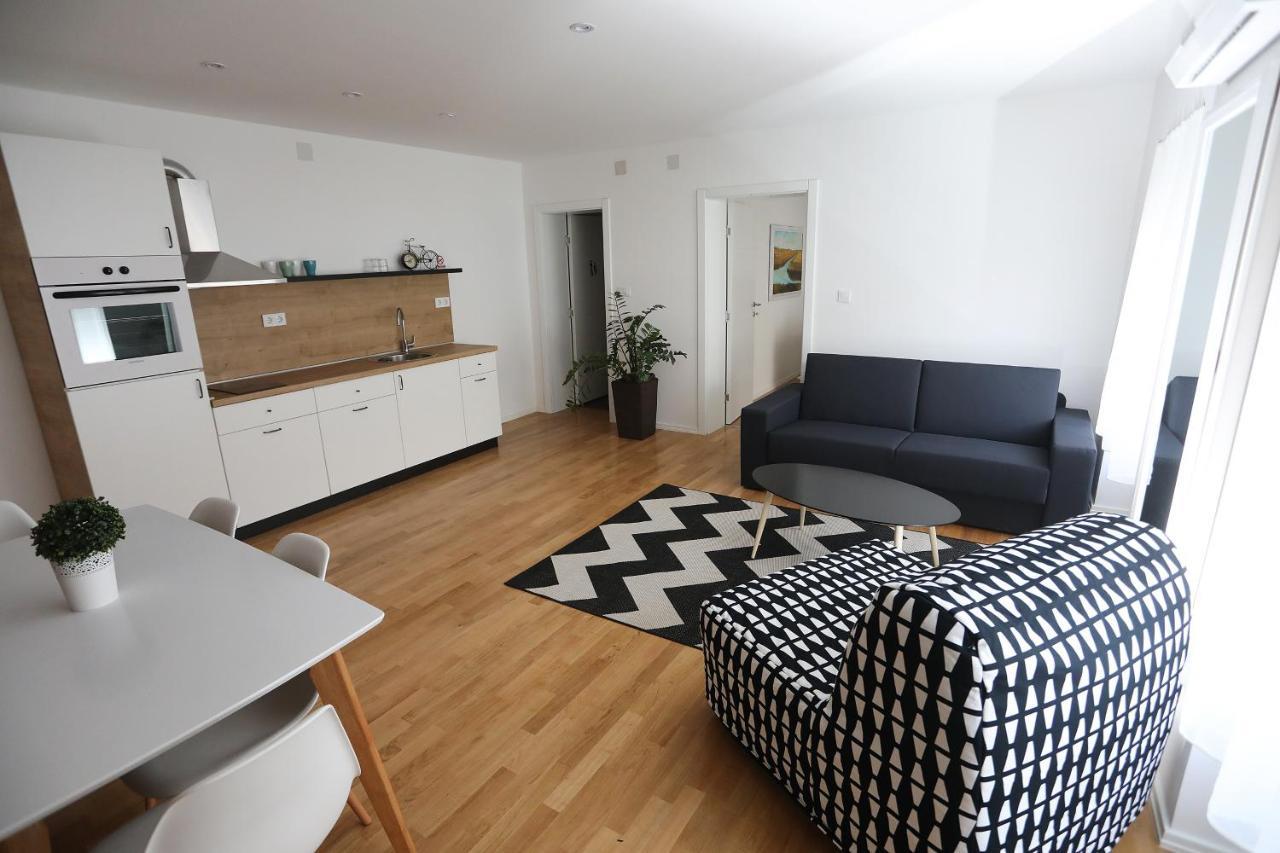 Home Apartmani I Sobe Osijek Exterior foto