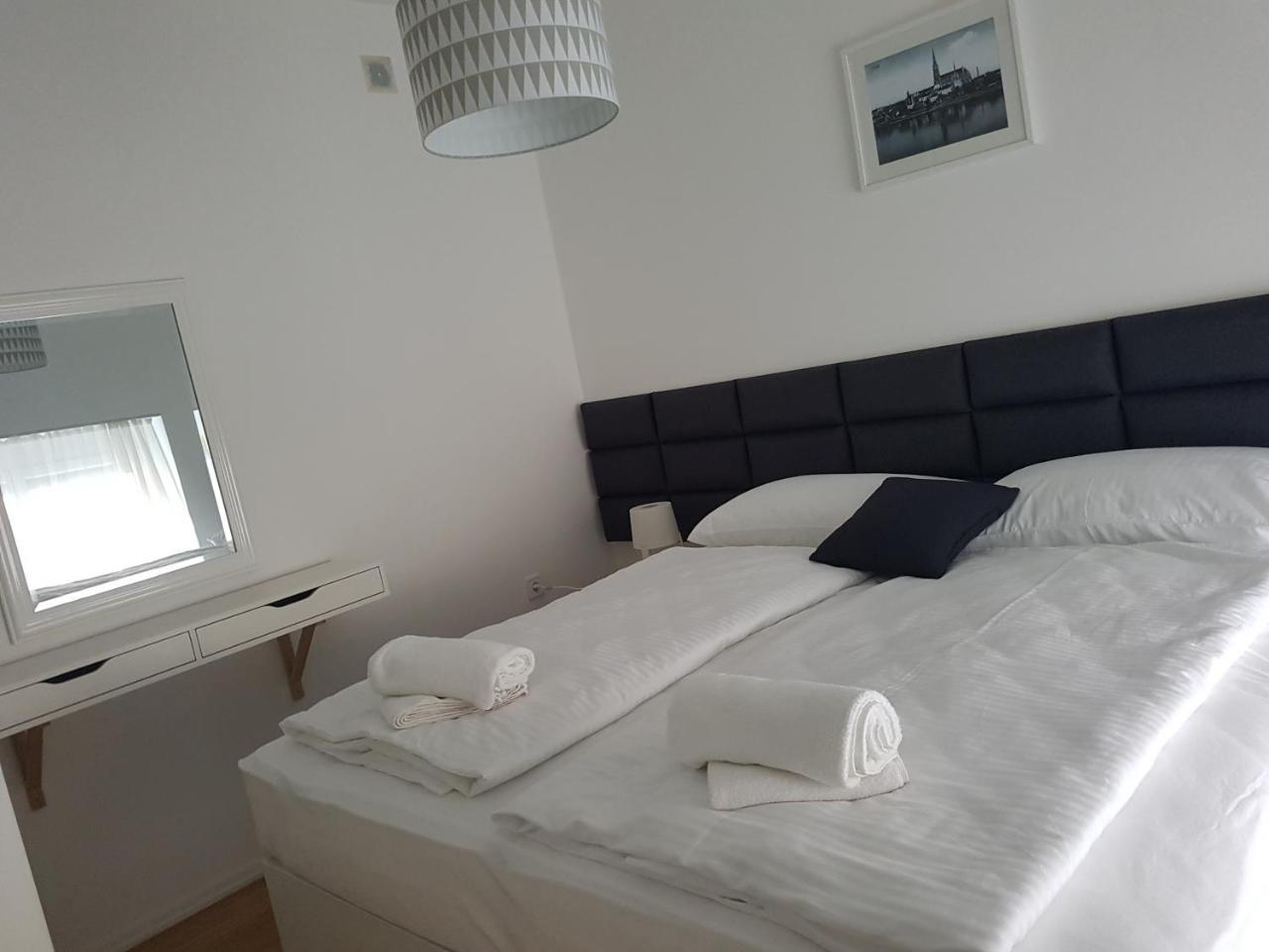 Home Apartmani I Sobe Osijek Exterior foto