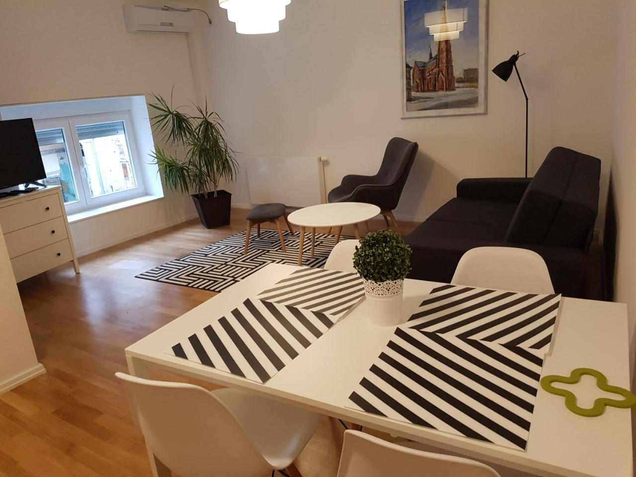 Home Apartmani I Sobe Osijek Exterior foto